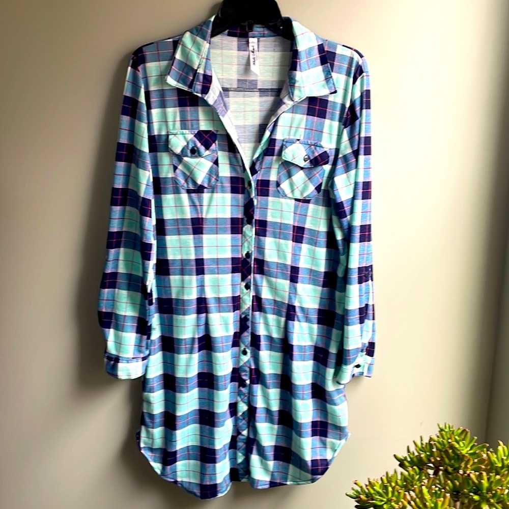 Woman's tunic style plaid button down